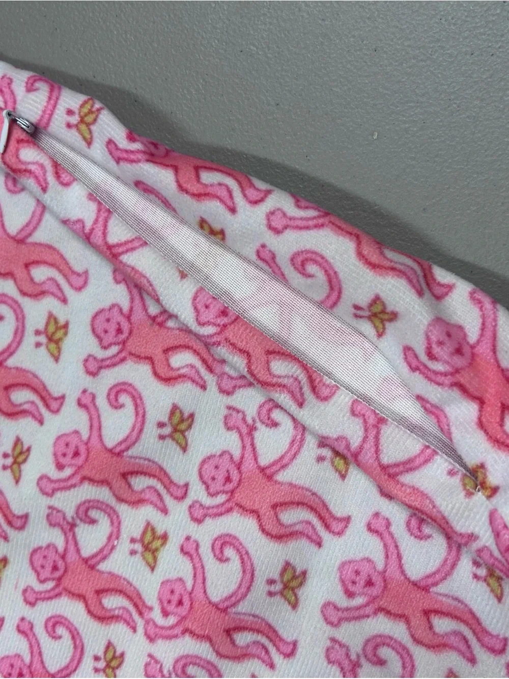 2 Roller Rabbit Pink Monkey with Banana Pillowcases Sham Pillow Covers Zip Up